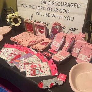 Valentine's Day Party Supplies Set